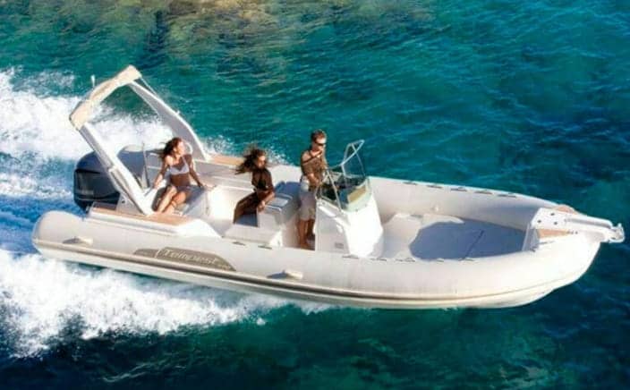 Alquilar barco tempest 770 en Menorca